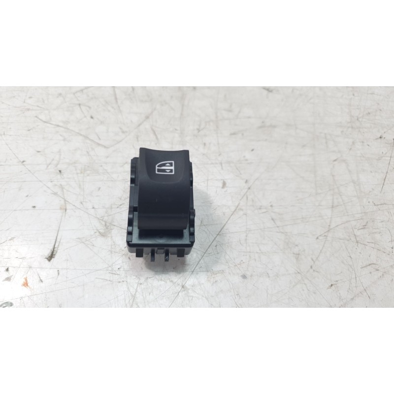 Recambio de mando elevalunas delantero derecho para renault megane iv hatchback (b9a/m/n_) 1.5 dci 110 (b9a3) referencia OEM IAM
