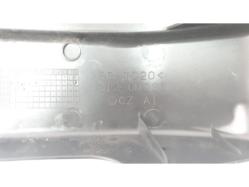 Recambio de tapa motor para toyota yaris hybrid active referencia OEM IAM 112120M060  
