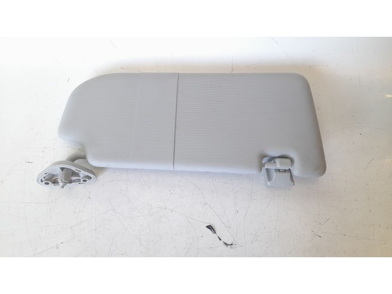 Recambio de parasol izquierdo para mg zs comfort referencia OEM IAM 10524501  