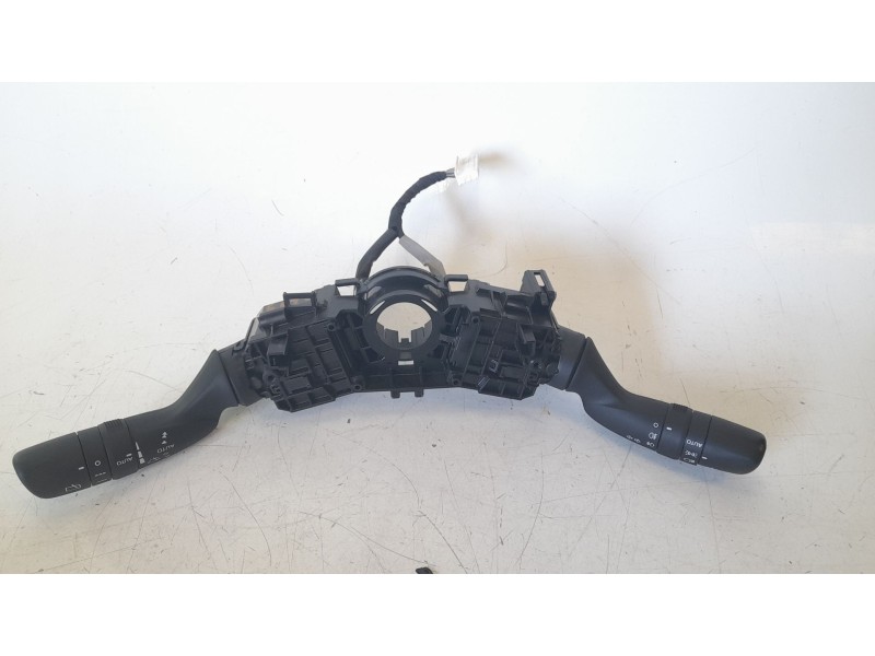 Recambio de mando intermitentes para toyota corolla (e21) hybrid active referencia OEM IAM 17J910 17J916  