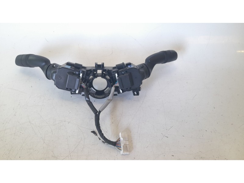 Recambio de mando intermitentes para toyota corolla (e21) hybrid active referencia OEM IAM 17J910 17J916  