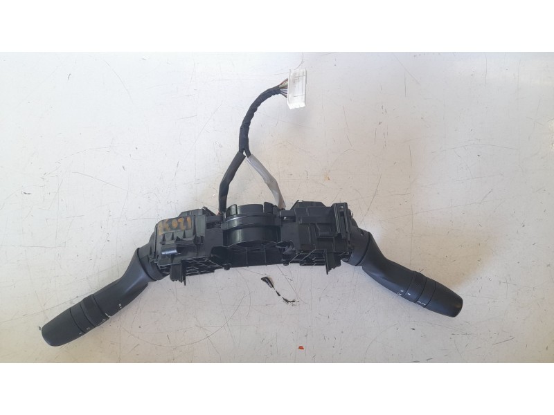 Recambio de mando intermitentes para toyota corolla (e21) hybrid active referencia OEM IAM 17J910 17J916  