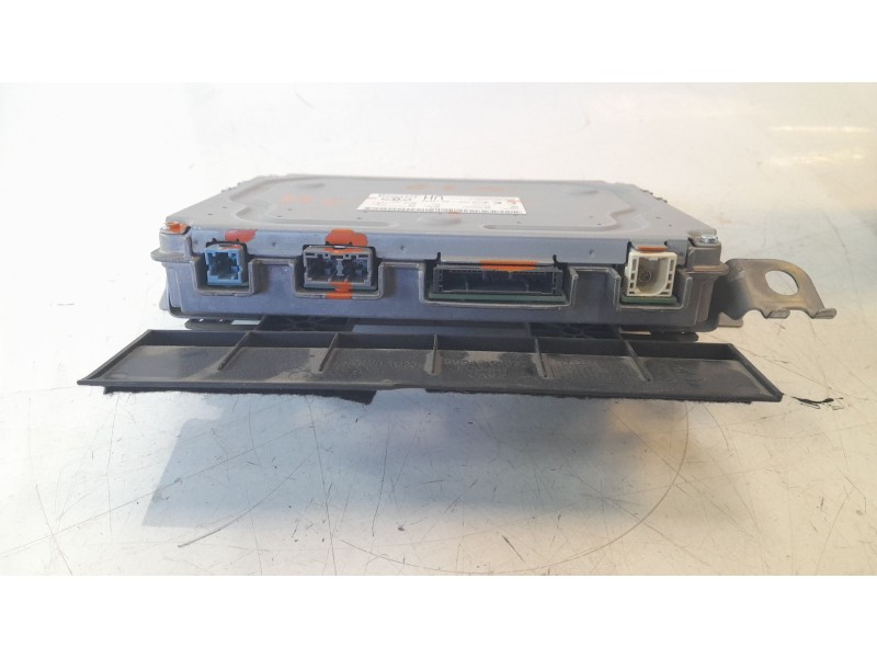 Recambio de modulo electronico para toyota corolla (e21) hybrid active referencia OEM IAM 8684006041  