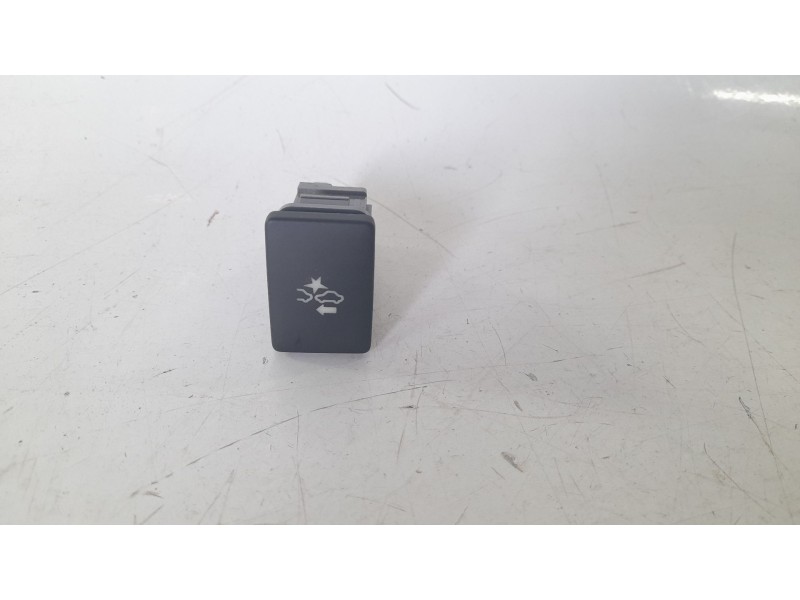 Recambio de inyector para toyota yaris hybrid active referencia OEM IAM RM2010V7N 14B424 