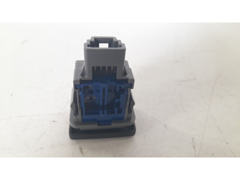 Recambio de inyector para toyota yaris hybrid active referencia OEM IAM RM2010V7N 14B424 