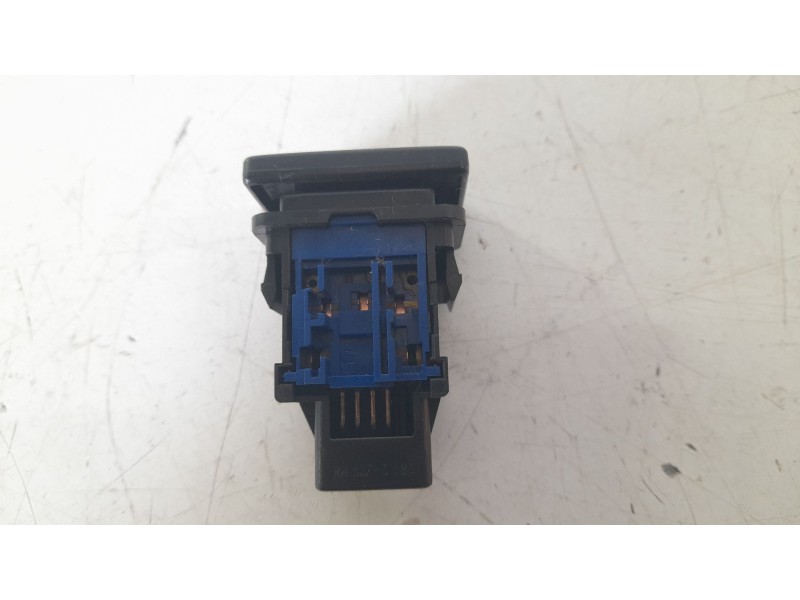 Recambio de interruptor para toyota yaris hybrid active referencia OEM IAM 15C866 RW5271I81 