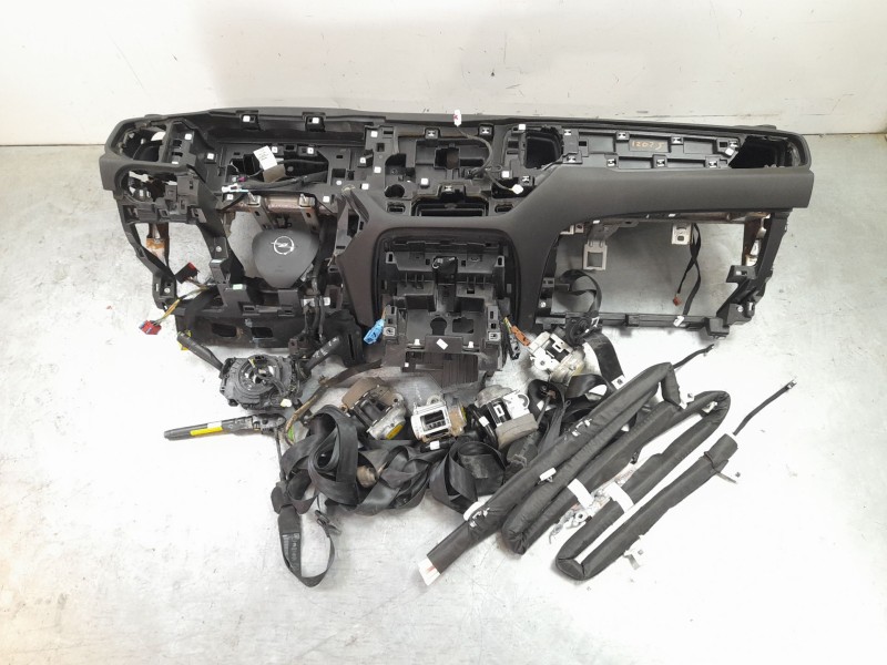 Recambio de kit airbag para opel grandland x 120 aniversario referencia OEM IAM 16822047YX  