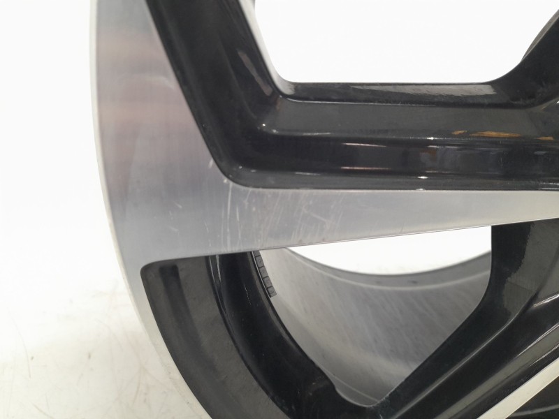 Recambio de llanta para audi q3 sportback (f3n) 40 tdi quattro referencia OEM IAM 83A601025BB  