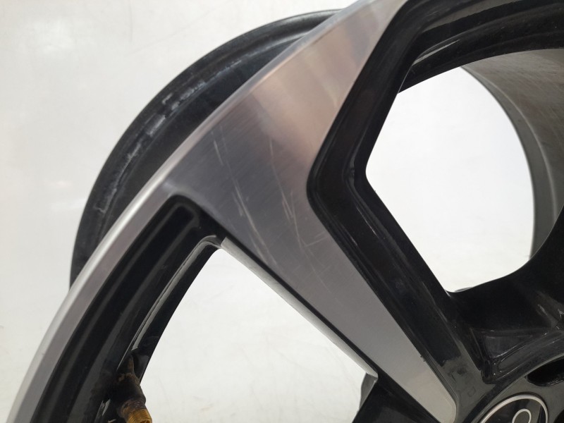 Recambio de llanta para audi q3 sportback (f3n) 40 tdi quattro referencia OEM IAM 83A601025BB  