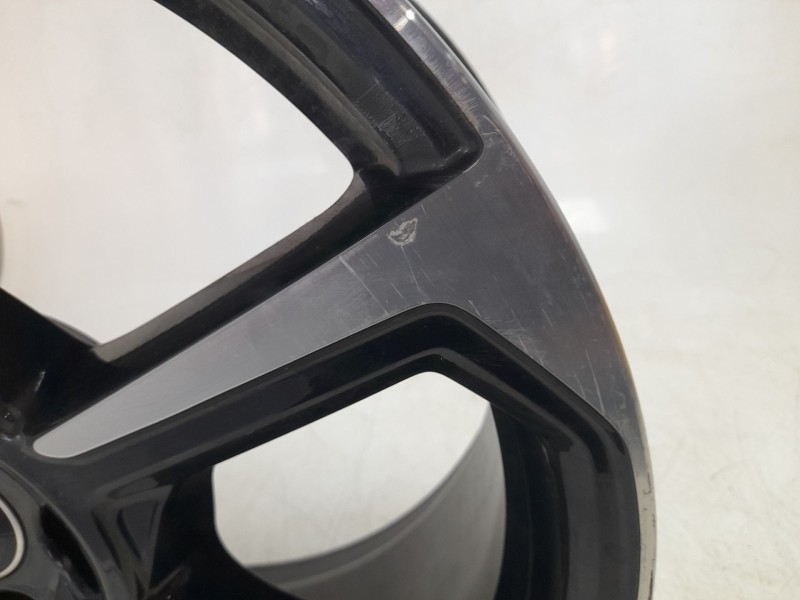 Recambio de llanta para audi q3 sportback (f3n) 40 tdi quattro referencia OEM IAM 83A601025BB  