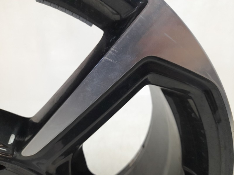 Recambio de llanta para audi q3 sportback (f3n) 40 tdi quattro referencia OEM IAM 83A601025BB  