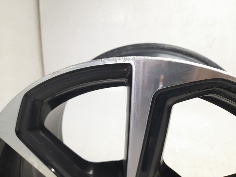 Recambio de llanta para audi q3 sportback (f3n) 40 tdi quattro referencia OEM IAM 83A601025BB  