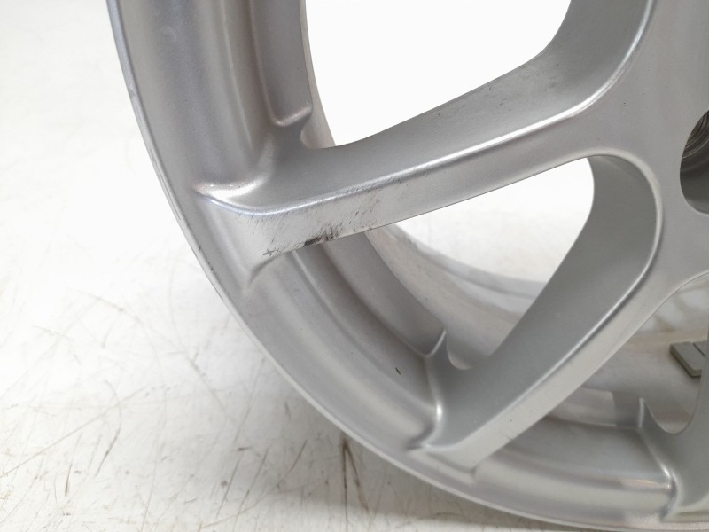 Recambio de llanta para invicta metro pick up electrico referencia OEM IAM   