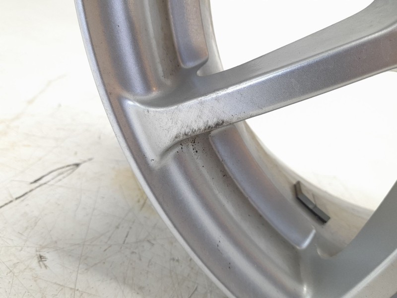 Recambio de llanta para invicta metro pick up electrico referencia OEM IAM LLANTA  