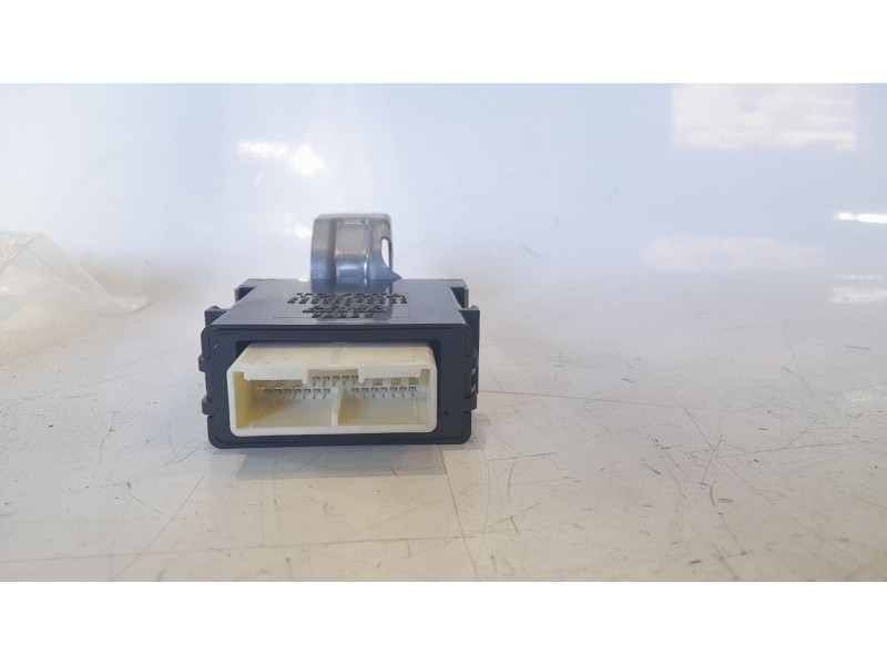Recambio de modulo electronico para toyota yaris hybrid active referencia OEM IAM 859400D030  