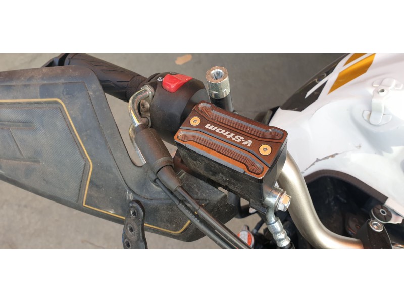 Recambio de bomba freno delantera para suzuki v-strom 650 referencia OEM IAM 5960010G50000  