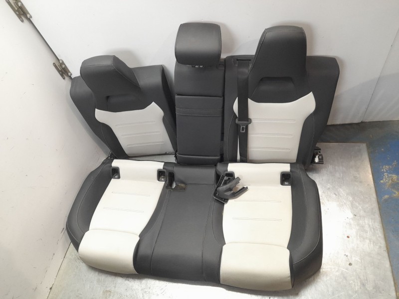 Recambio de juego asientos completo para mercedes-benz cla (c118) cla 200 4-matic (118.388) referencia OEM IAM ASIENTOS  