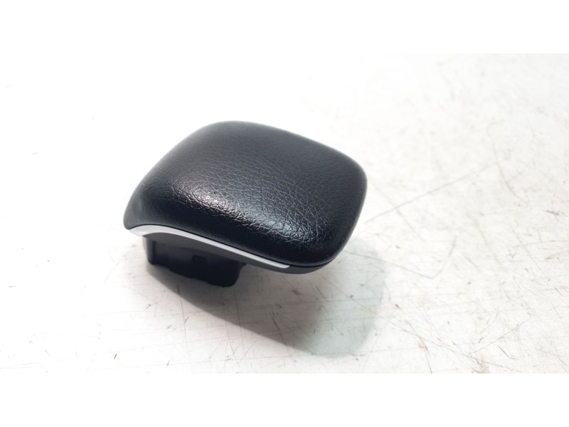 Recambio de apoyabrazos central para mercedes-benz cla (c118) cla 200 4-matic (118.388) referencia OEM IAM A1776805202  