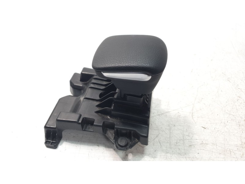 Recambio de apoyabrazos central para mercedes-benz clase b sports tourer (w247) b 200 d (247.012) referencia OEM IAM A2476830400