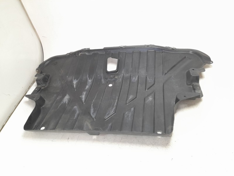 Recambio de cubrecarter para mercedes-benz clase gla (w156) gla 200 cdi (156.908) referencia OEM IAM A1776907803  