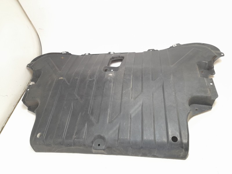 Recambio de cubrecarter para mercedes-benz clase gla (w156) gla 200 cdi (156.908) referencia OEM IAM A1776907803  