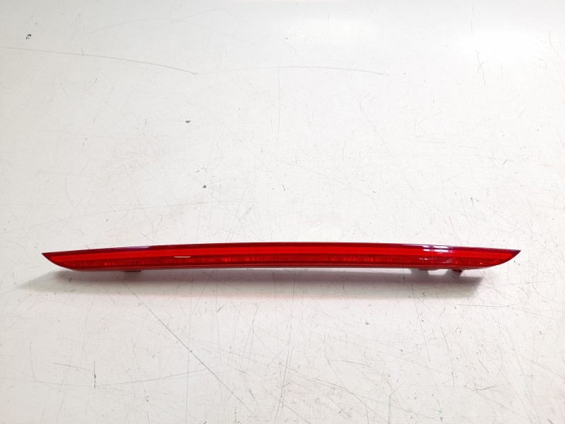 Recambio de luz central de freno para volkswagen t-cross life referencia OEM IAM 8V0945097D  