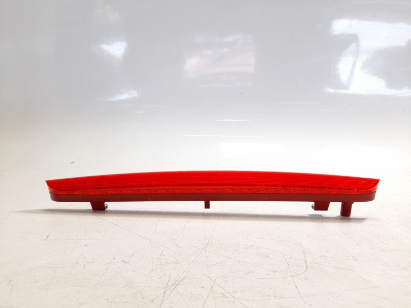 Recambio de luz central de freno para volkswagen t-cross life referencia OEM IAM 8V0945097D  