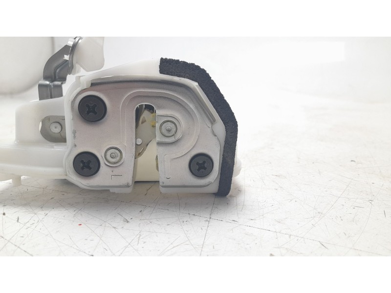 Recambio de cerradura puerta trasera izquierda para mazda cx-3 100 aniversario referencia OEM IAM D10E73310  