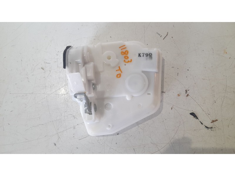 Recambio de cerradura puerta trasera derecha para mazda cx-3 100 aniversario referencia OEM IAM D10E72310  