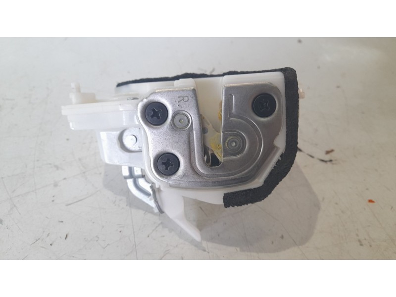 Recambio de cerradura puerta trasera derecha para mazda cx-3 100 aniversario referencia OEM IAM D10E72310  