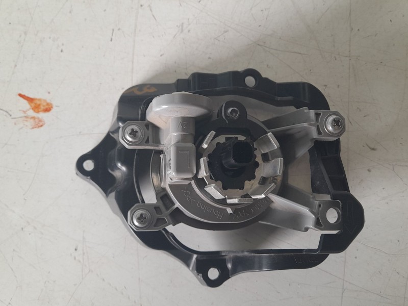 Recambio de faro antiniebla izquierdo para toyota yaris cross hybrid fwd style referencia OEM IAM 8122002190  13900701 3770105