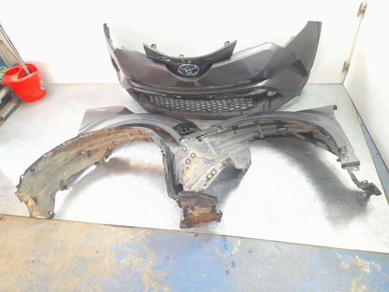 Recambio de morro completo para toyota c-hr hybrid active referencia OEM IAM 52119F4901  