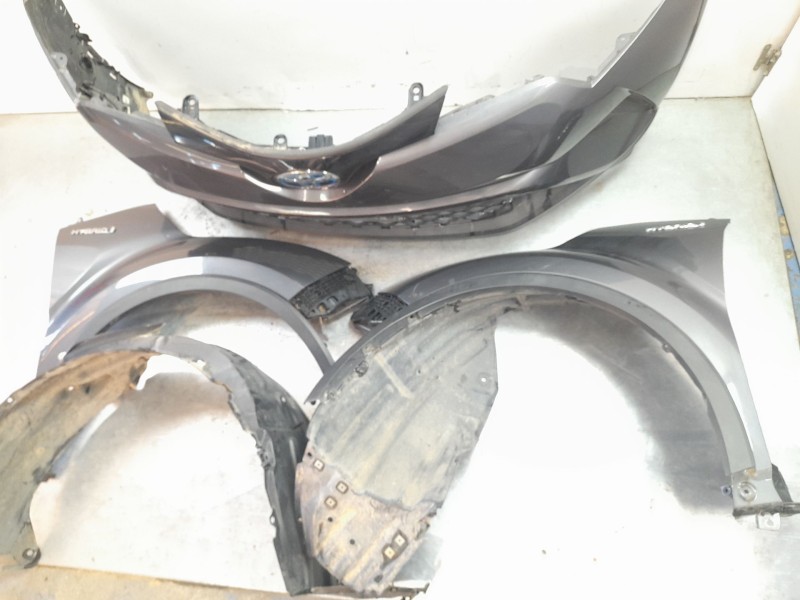 Recambio de morro completo para toyota c-hr hybrid active referencia OEM IAM 52119F4901  