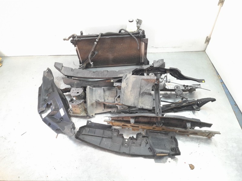 Recambio de morro completo para toyota c-hr hybrid active referencia OEM IAM 52119F4901  