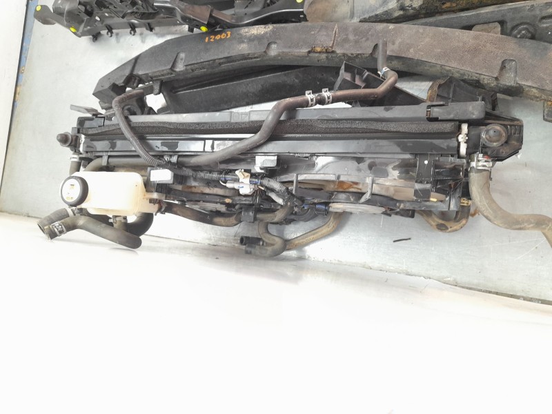 Recambio de morro completo para toyota c-hr hybrid active referencia OEM IAM 52119F4901  