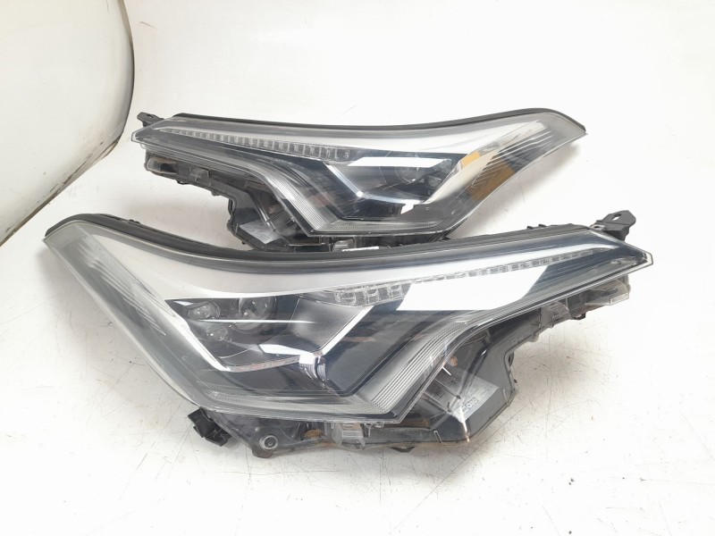 Recambio de morro completo para toyota c-hr hybrid active referencia OEM IAM 52119F4901  