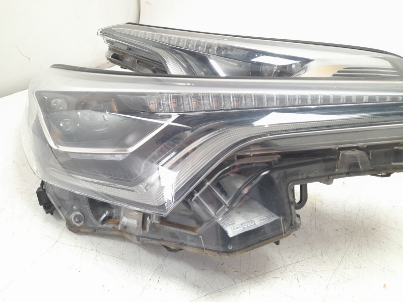 Recambio de morro completo para toyota c-hr hybrid active referencia OEM IAM 52119F4901  