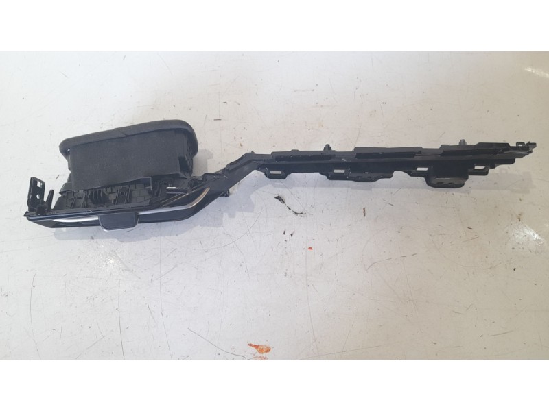 Recambio de aireador derecho para kia niro (sg2) hybrid concept referencia OEM IAM 84760AT000SA1  