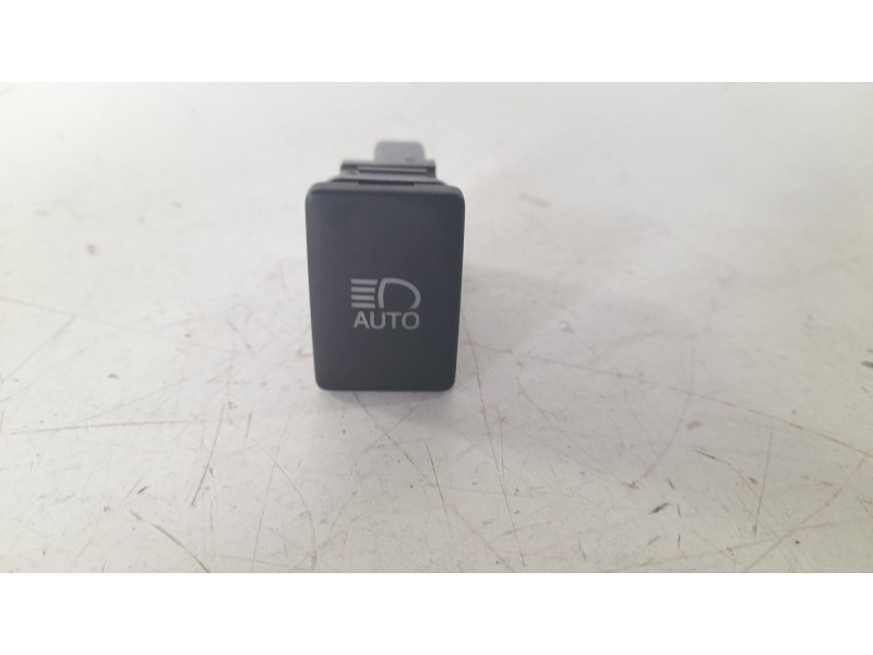 Recambio de interruptor para toyota yaris hybrid active referencia OEM IAM RH0440W7N 15E044 