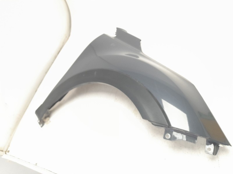 Recambio de aleta delantera derecha para kia stonic (ybcuv) drive referencia OEM IAM 66321H8450  