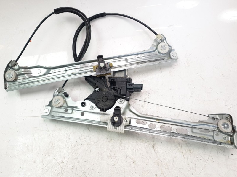 Recambio de elevalunas delantero izquierdo para renault megane iv hatchback (b9a/m/n_) 1.5 dci 110 (b9a3) referencia OEM IAM 807