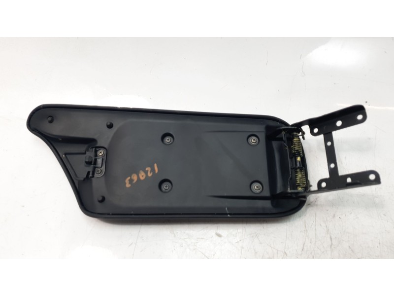 Recambio de apoyabrazos central para toyota c-hr hybrid active referencia OEM IAM 58905F4010J0  