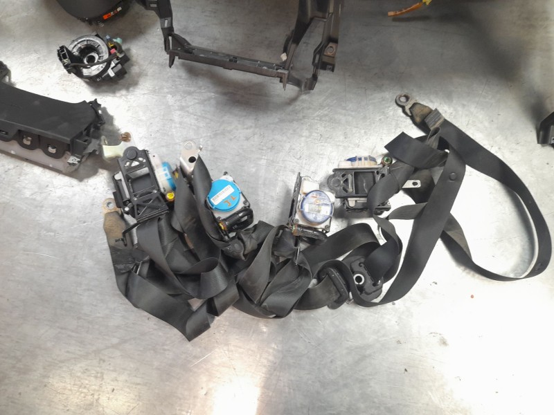 Recambio de kit airbag para toyota c-hr hybrid active referencia OEM IAM 55401F4010C0  