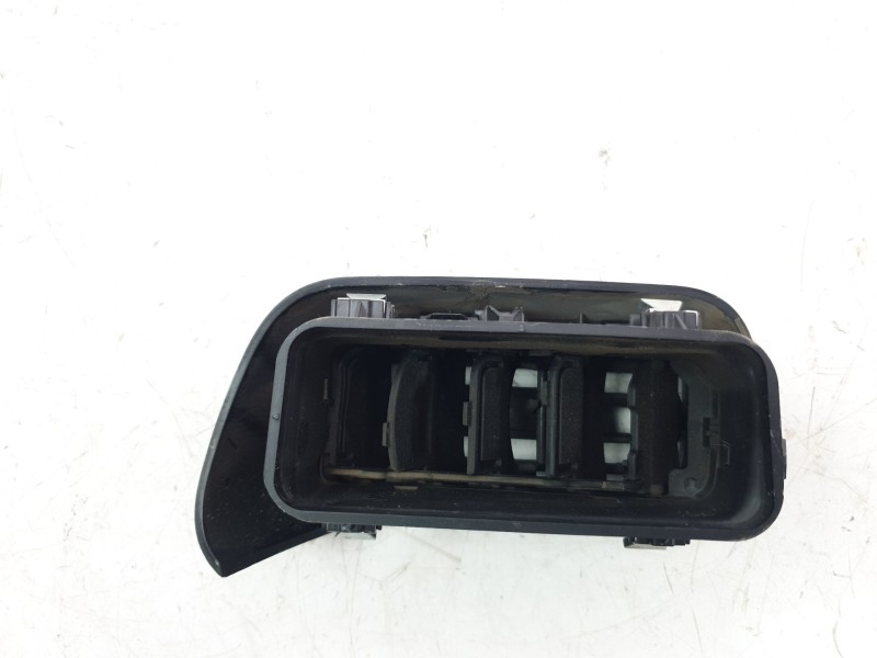 Recambio de rejilla aireadora para peugeot rifter 1.5 bluehdi 100 referencia OEM IAM 1137089  