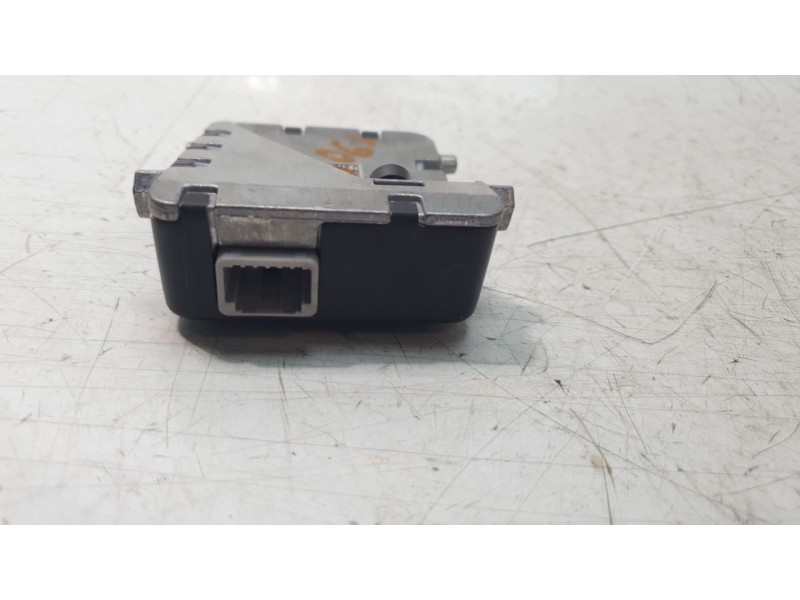 Recambio de modulo electronico para toyota c-hr hybrid active referencia OEM IAM 8646CF4040  