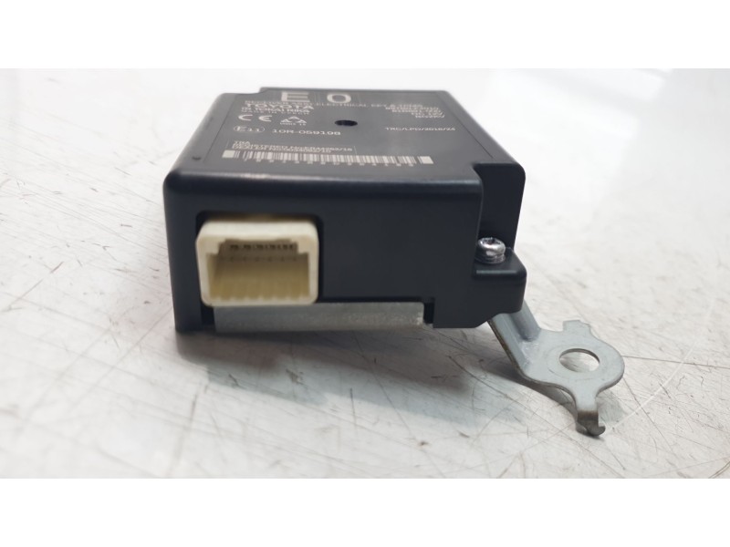 Recambio de modulo electronico para toyota c-hr hybrid active referencia OEM IAM 897B0F4010  