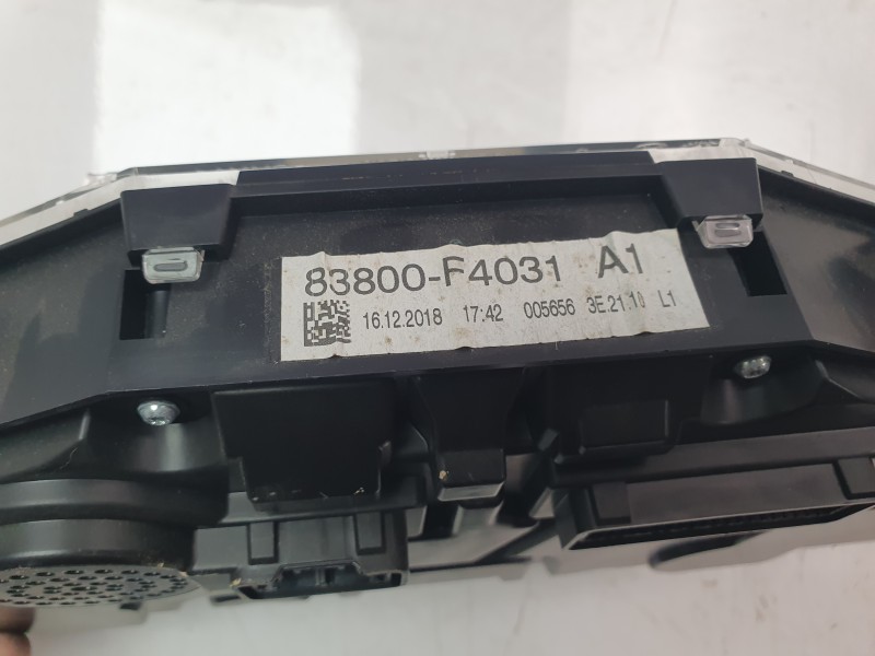 Recambio de cuadro instrumentos para toyota c-hr hybrid active referencia OEM IAM 83800F4032  