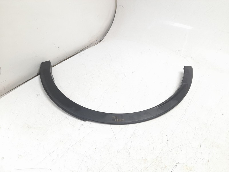 Recambio de aletin trasero derecho para toyota c-hr hybrid active referencia OEM IAM 75605F4010  