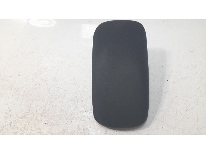 Recambio de apoyabrazos central para toyota corolla (e21) hybrid active referencia OEM IAM 5890502F60C0  