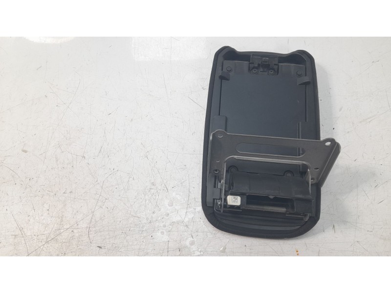 Recambio de apoyabrazos central para toyota corolla (e21) hybrid active referencia OEM IAM 5890502F60C0  